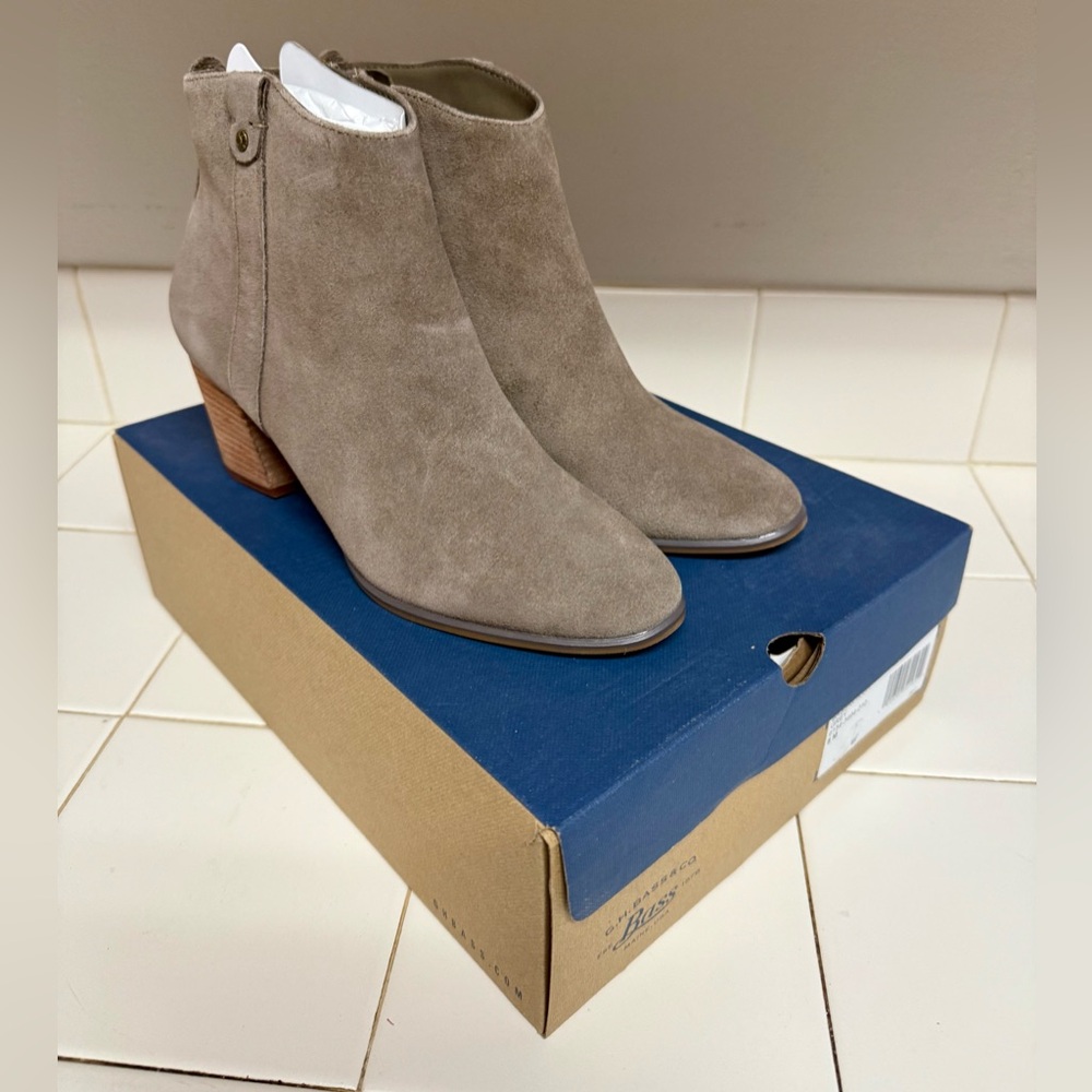 NIB G.H. Bass & Co. SHILOH Suede Ankle Boots - Size 8